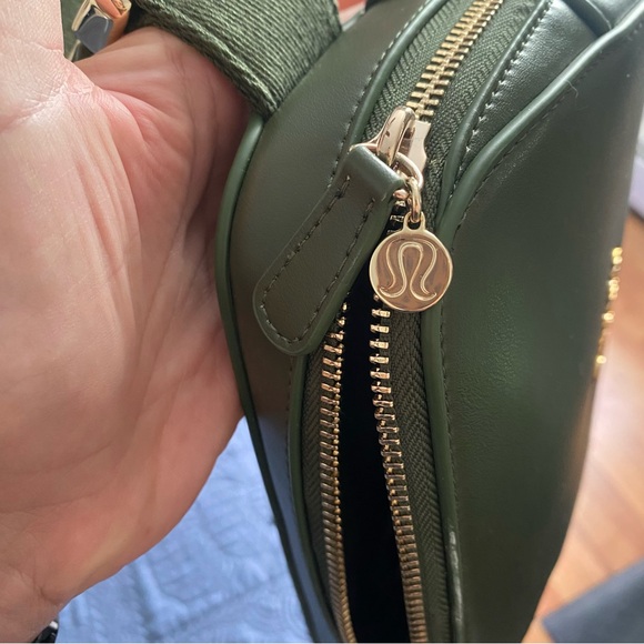 Lululemon Waist Belt Bag Fanny Pack Sports Purse Athleisure Cactus Gold Green - Picture 11 of 15